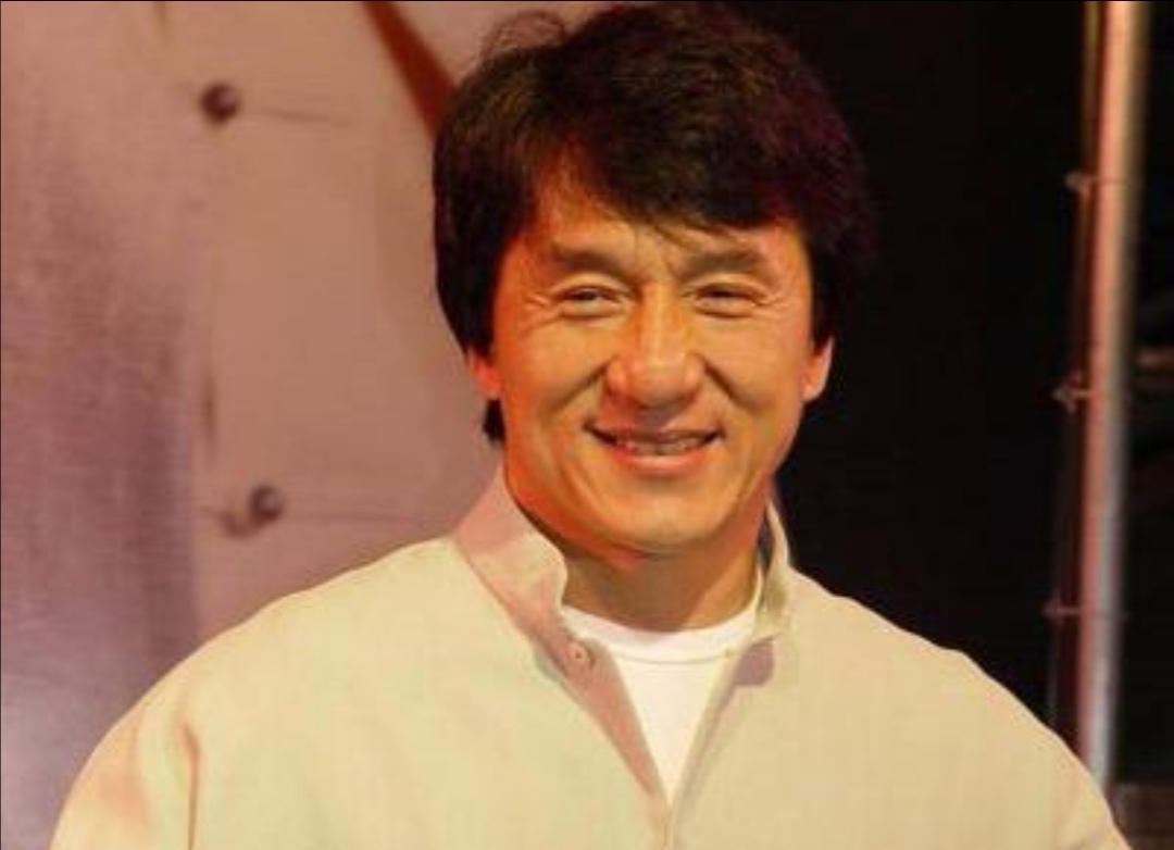 从伴舞女郎到影后，嫁功夫巨星拥有上亿身家，62岁却遭儿子入狱