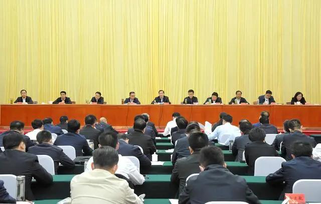 重点项目上半年观摩总结会议召开,我市重点项目建设实地观摩评议