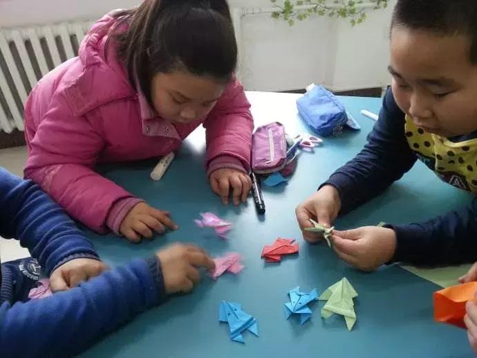 把纸片玩“活”了!能后空翻还会咬人,日本纸艺大师震撼之作