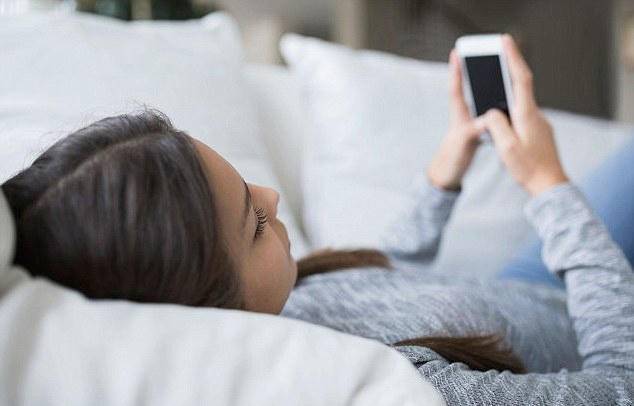 为什么抬头纹显得人这么老,多年的抬头纹怎么解决