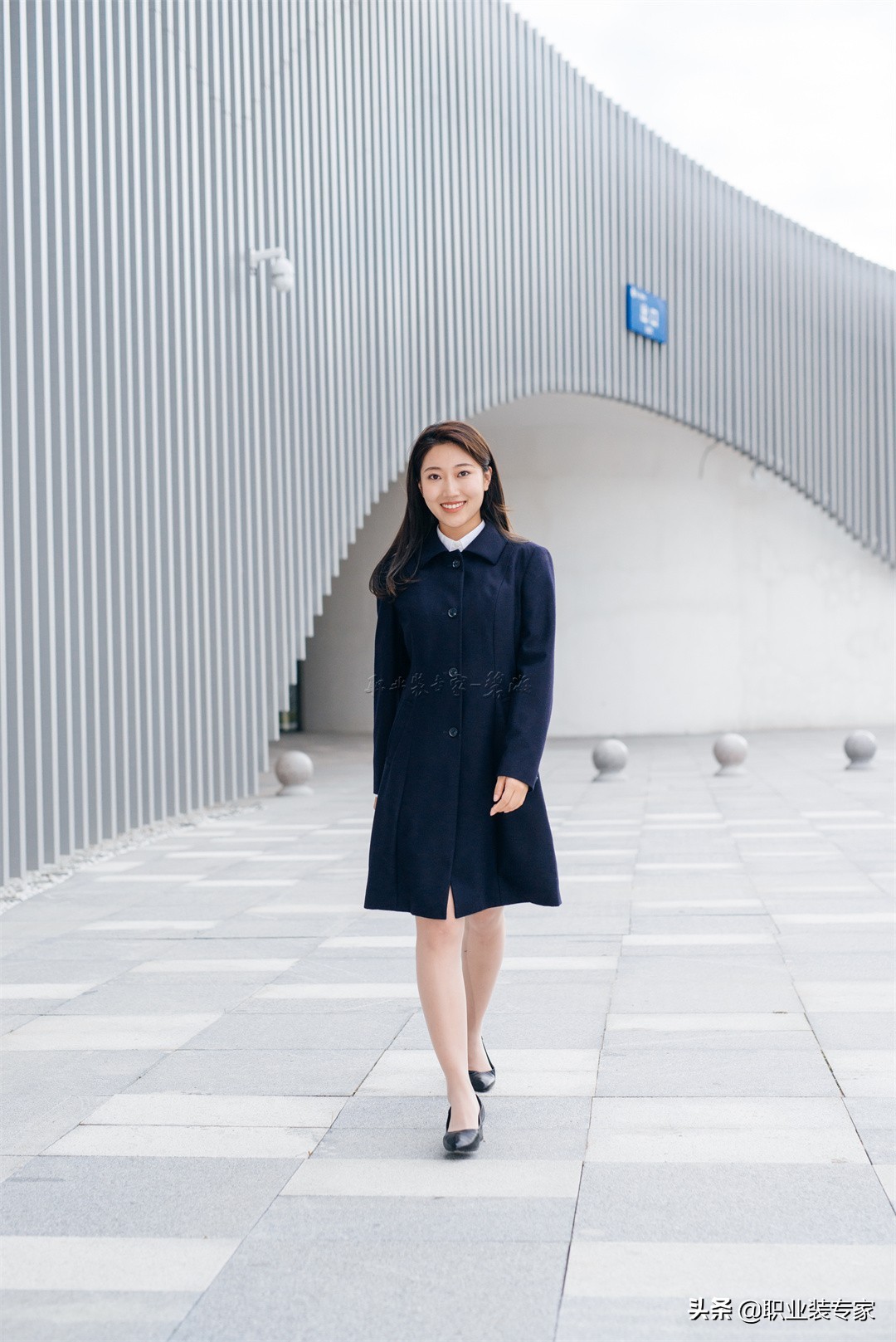 山东即墨大衣女款,大衣女海军领秋冬高级感