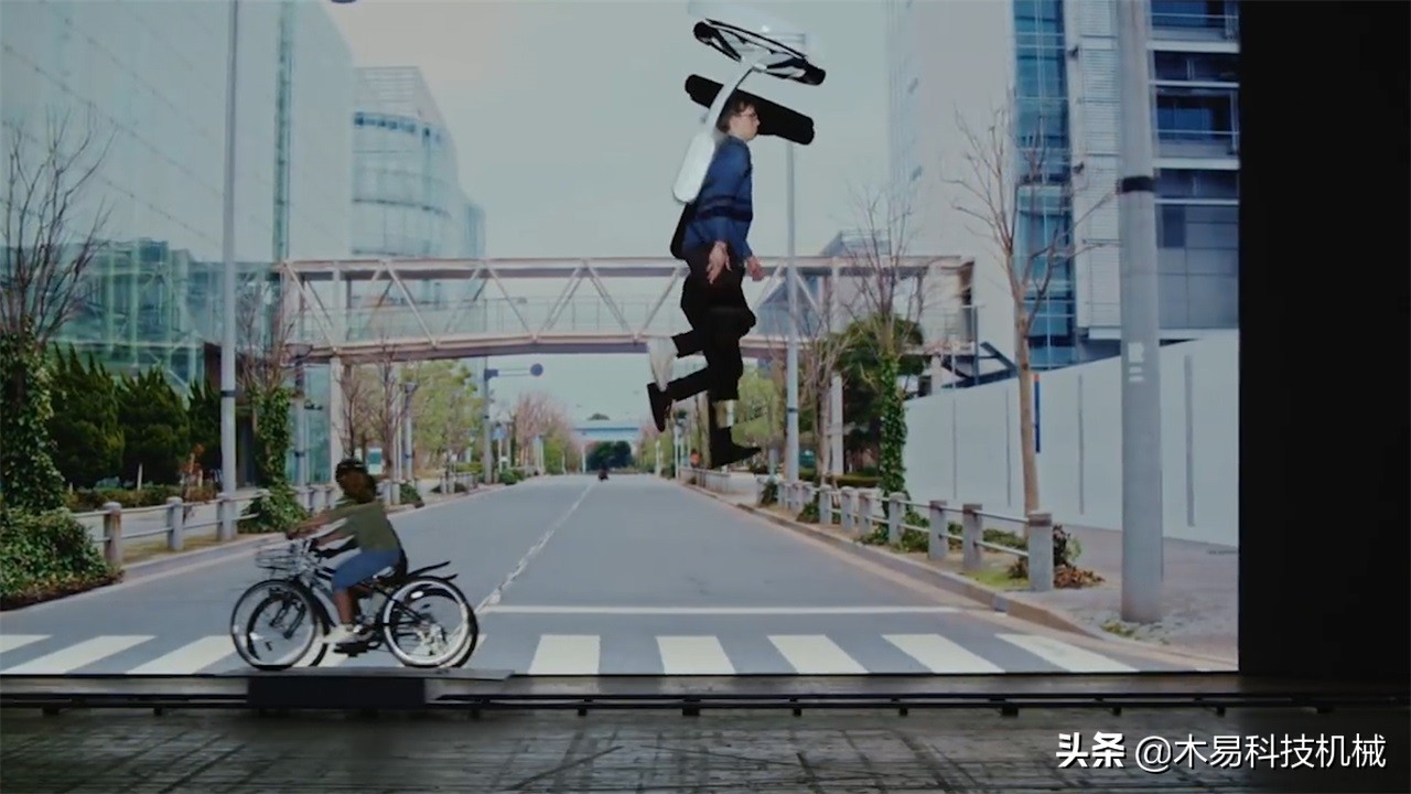 竹蜻蜓手推飞行器,日本学生的背包有什么功能