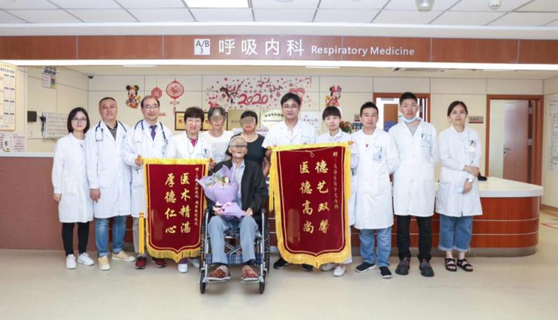 医者仁心大爱精诚,医者仁心济世救人