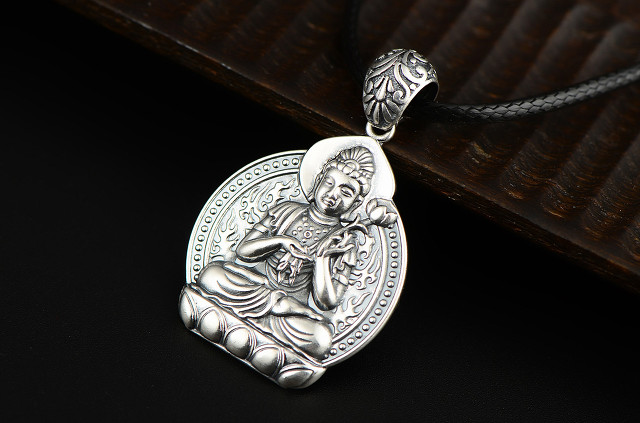 足金跟银饰一起佩戴,佩戴银饰有什么讲究禁忌