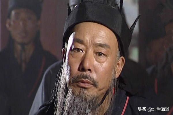 此人被庞统推荐给刘备,诸葛亮破格提拔姜维