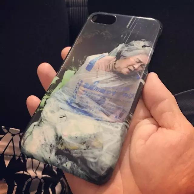 90岁日本老奶奶,酗酒飙车碰瓷,爱上自拍,人生乐趣多了100倍