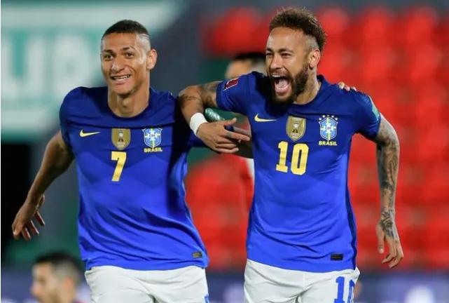 极度欧化，即使不是世界上最强的，巴西队依然是世界足坛顶级强队