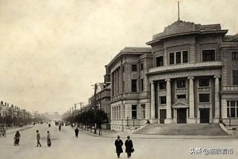 从《悬崖之上》看满洲彩旗