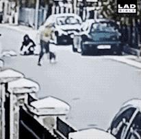 3名女生被泼硫酸原因,女学生被泼硫酸事件