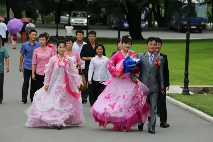 看朝鲜农村人民的生活,朝鲜人民生活幸福纪录片