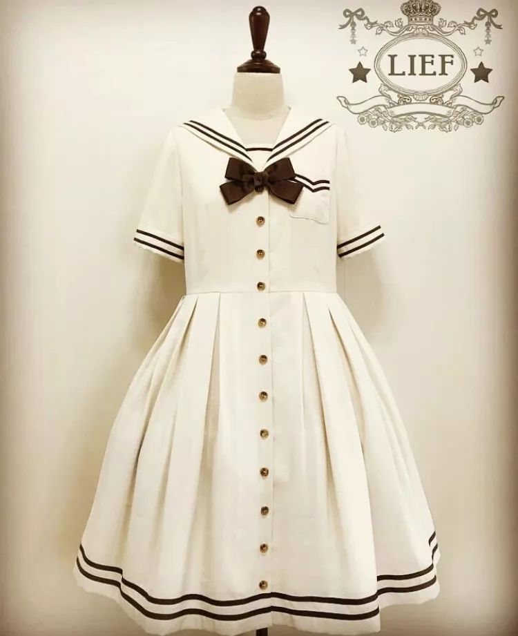 复古洛丽塔洋装,天价洛丽塔自拍