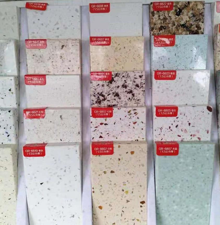 厨房台面用石英石好还是用岩板好,厨房台面用岩板好还是石英石好些