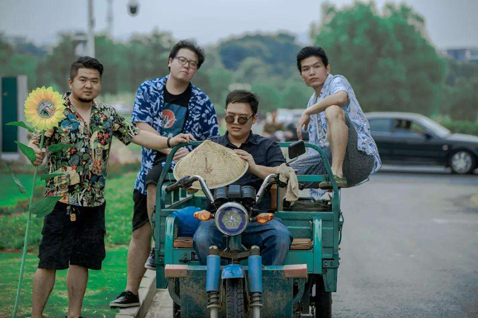 摇滚乐队因疯癫言论开除吉他手！玩摇滚可以另类，但不能无所顾忌