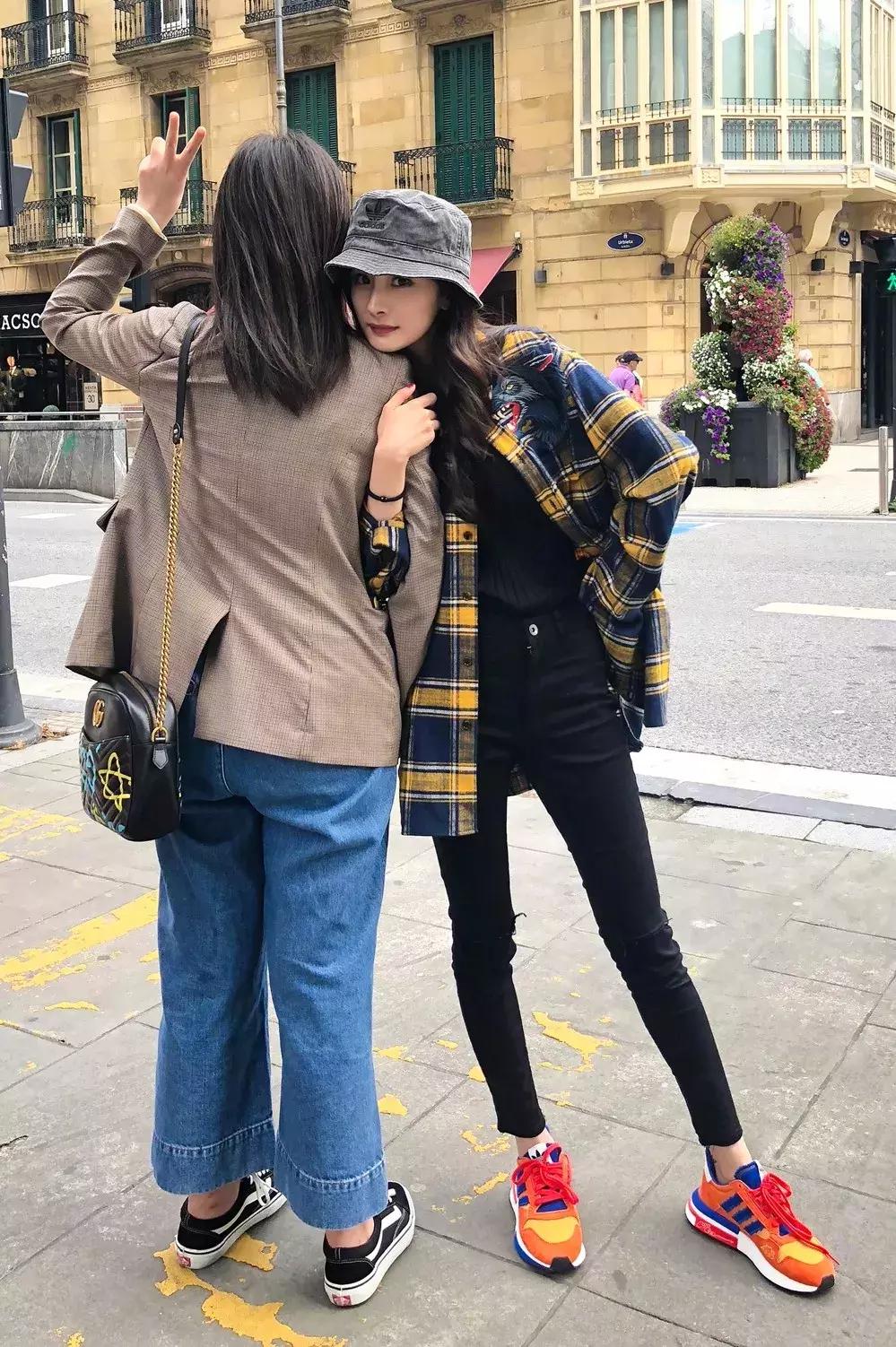 刘雯格纹,刘雯穿格纹衫好看吗