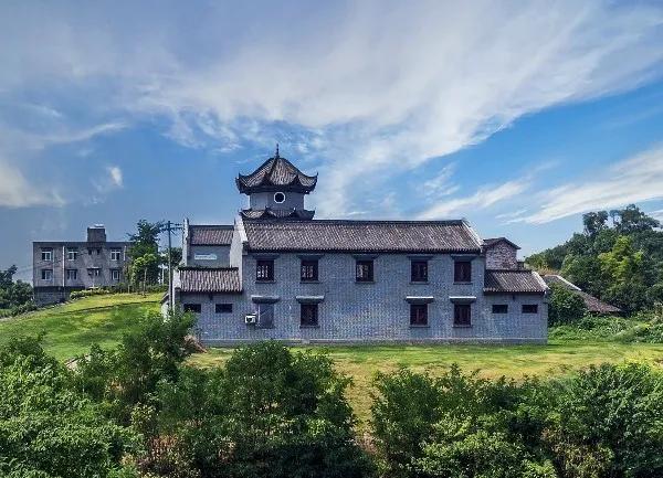 特色文化传播带动地方文旅发展,特色商业区推动文旅发展