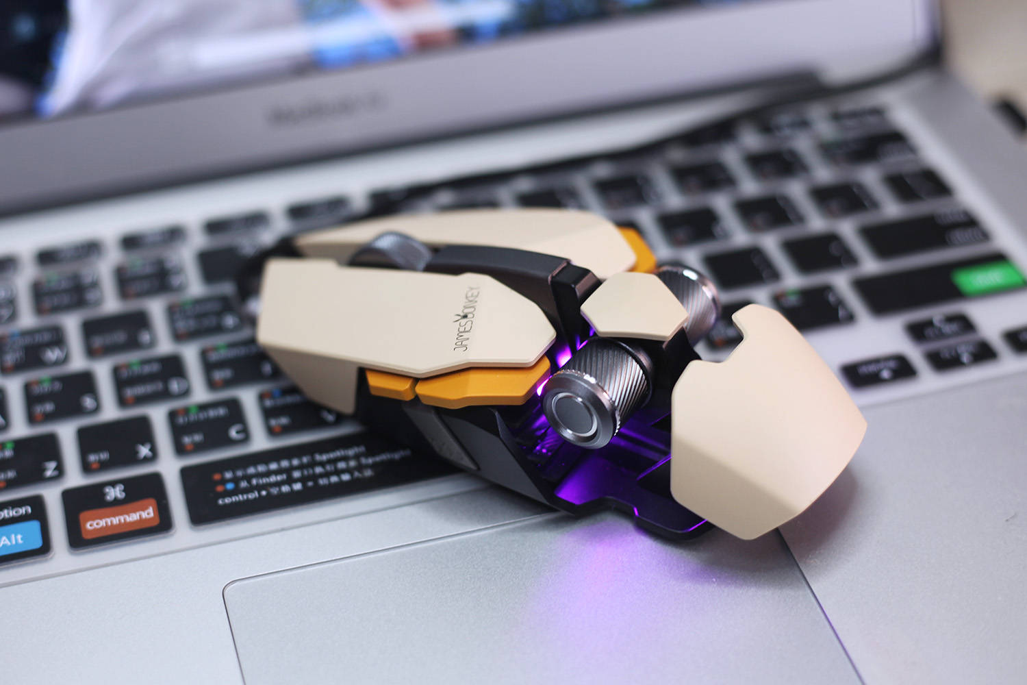 贱驴112w鼠标评测,电竞鼠标黑透