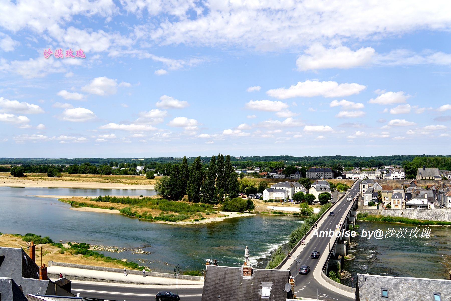 它是法国文艺复兴城堡的代表，一代巨匠达芬奇长眠于此