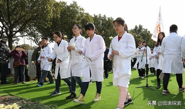 漯河医专全国第一,漯河医专2011届