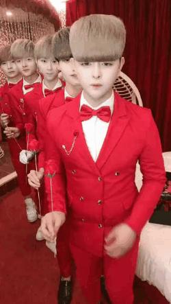 网上买的连衣裙到货了，店家连夜打电话跪求删除好评照片太尴尬了