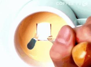 啊啊啊！喝咖啡时，我竟不小心“喝”了一幅名画？！