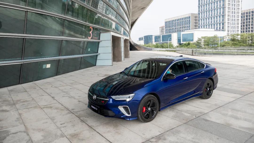 试驾君威2015款gs纵情运动版,君威gs山路试驾