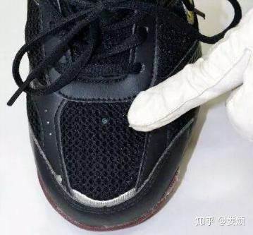 又是优衣库!拿什么保护你,曝光在*拍偷**镜头下的女孩儿们?