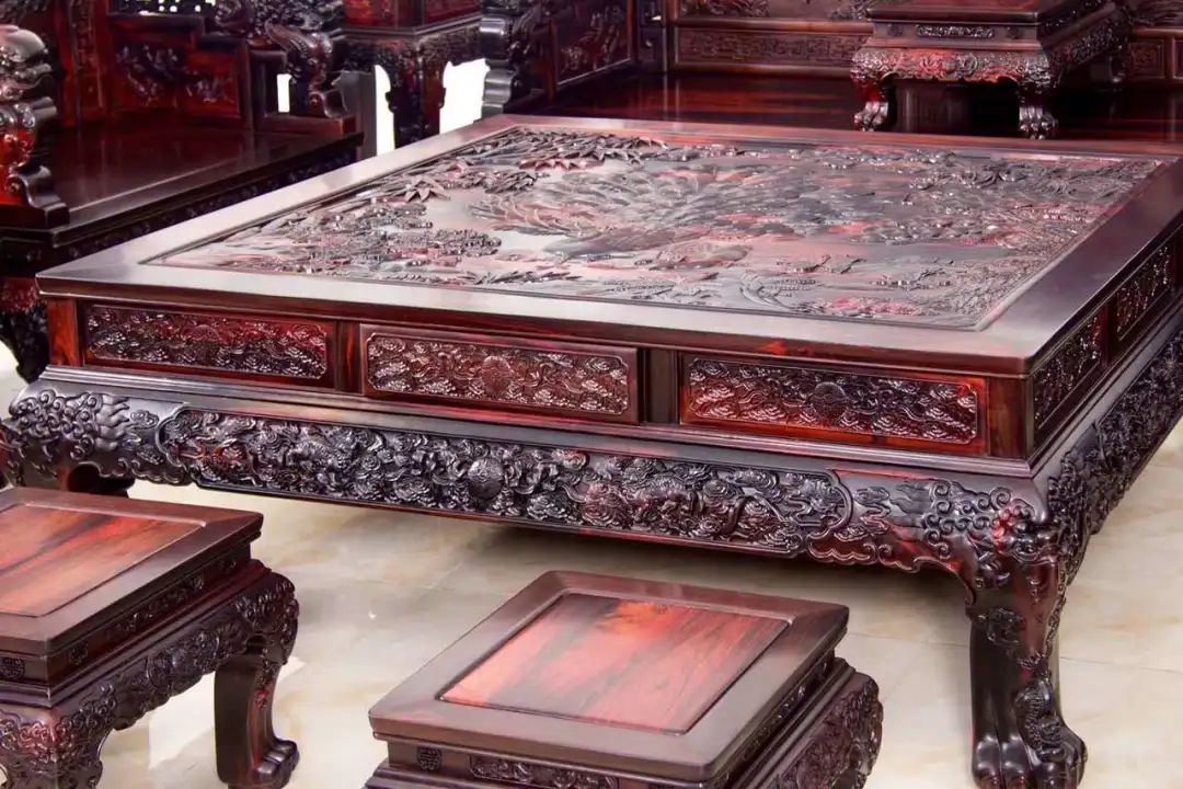 人养木三年木养人一生什么意思,红木家具适合家庭养吗