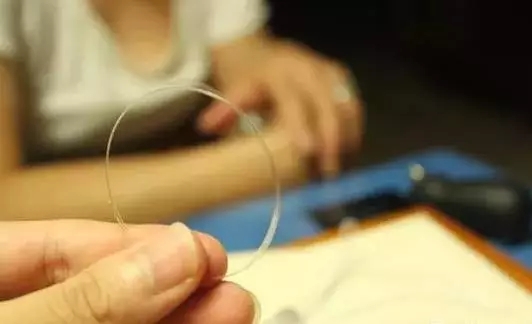 橄榄核雕手串如何打流苏视频,菩提手串有流苏和跑轮该怎么盘呀