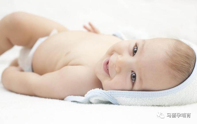 夏天给宝宝洗澡千万别踩这些坑,夏天宝宝洗澡要擦抚触油