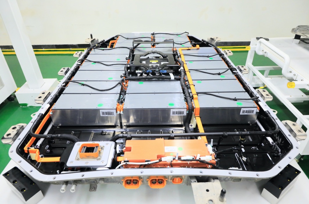 工程车被追尾司机报警后续,被工程车撞了没有伤亡的车