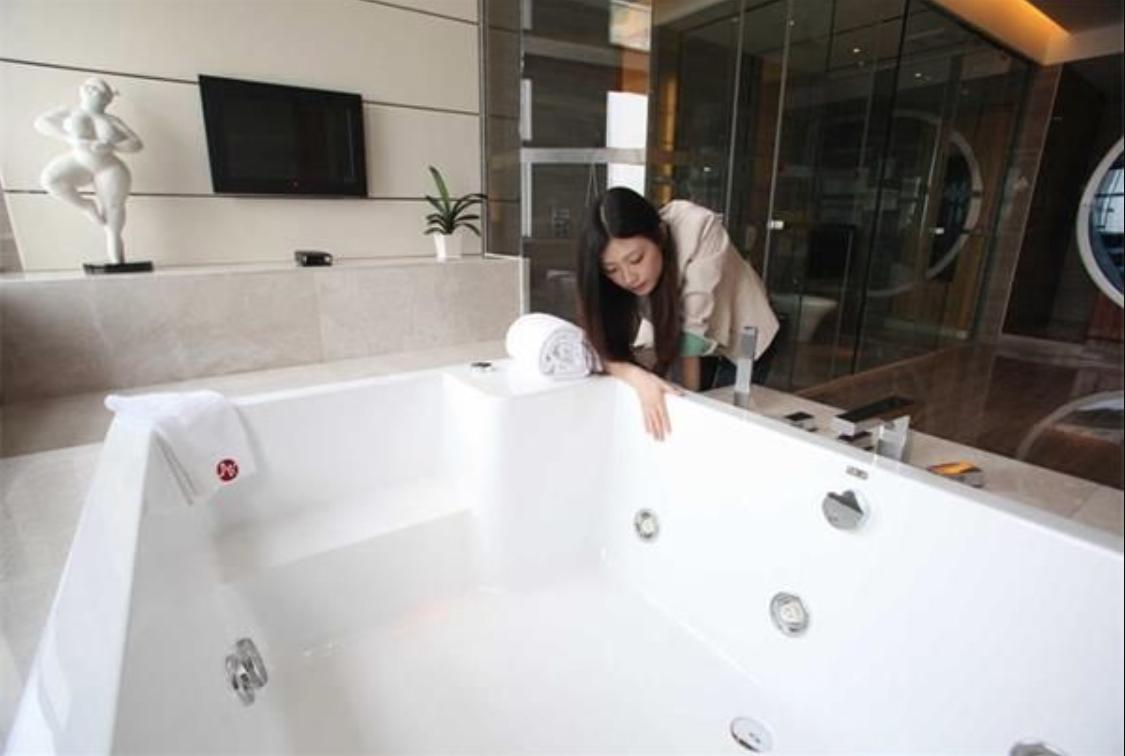 酒店试睡员工资一般多少,酒店试睡员前景和待遇