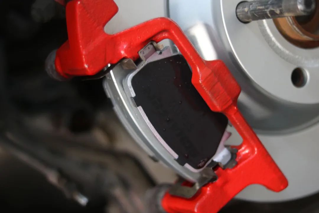 怪兽搞老车：翻新一辆残破生锈的柴油版奥迪A6，翻新后变新车