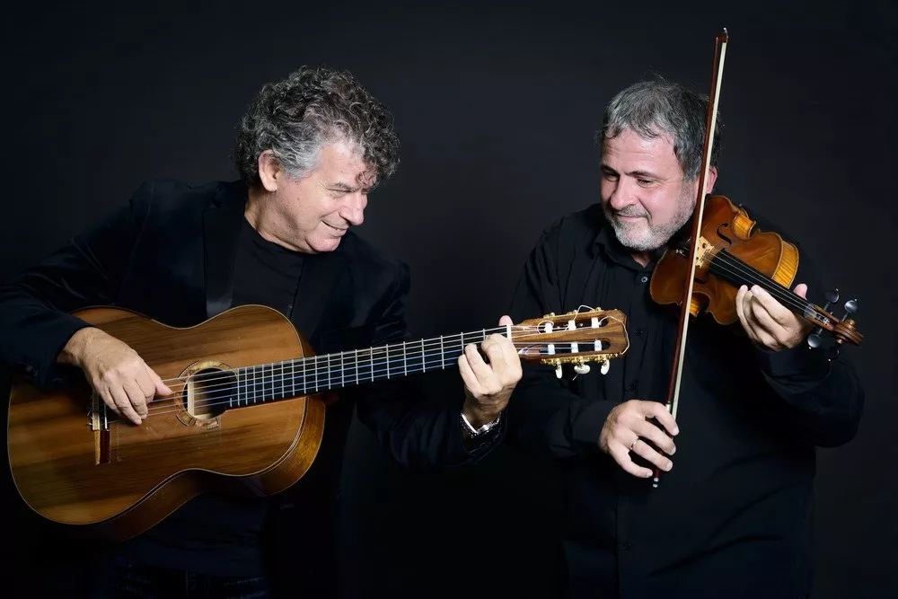 小孩学吉他好还是学钢琴好,钢琴和吉他哪个适合儿童学