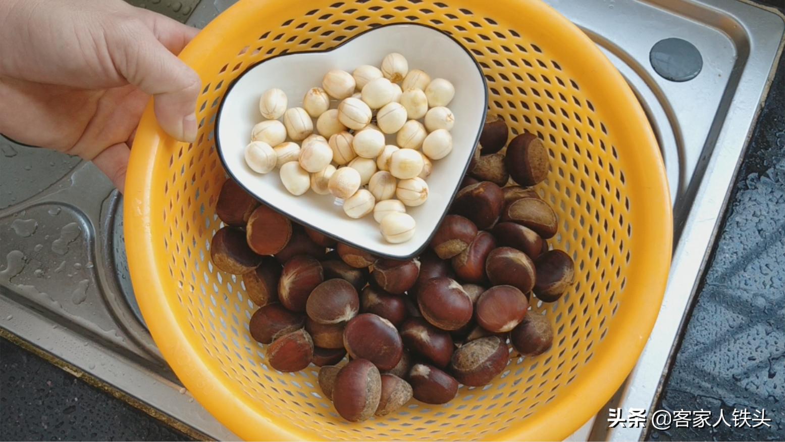 板栗煲什么汤最好喝,板栗莲子老鸭煲汤广东