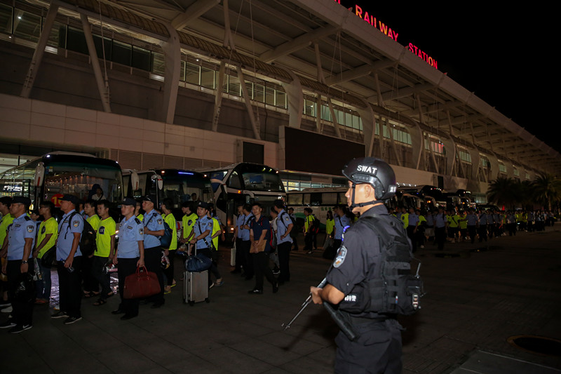 最近抓的网络跨国赌博案,中越联合抓捕诈骗现场