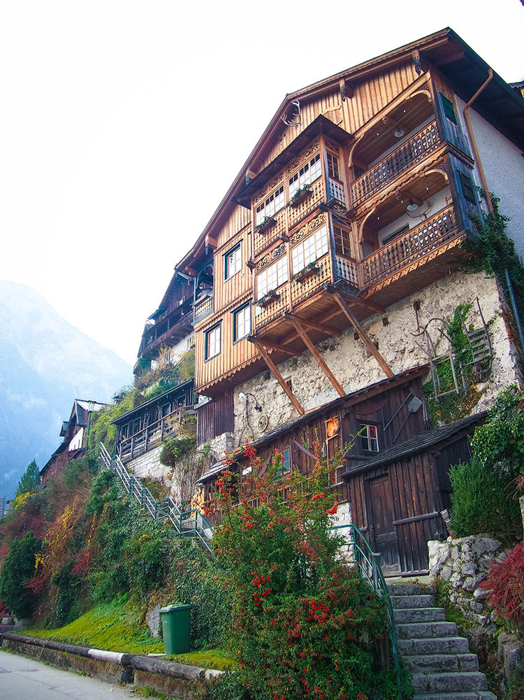 奥地利高山湖泊小镇哈尔施塔特,世界最美的湖区小镇