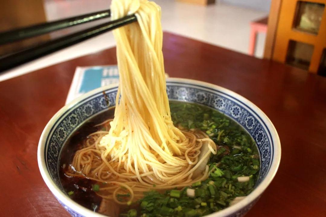 曾风靡全国的兰州拉面,为啥没人愿意吃了?原因有4点,太现实了