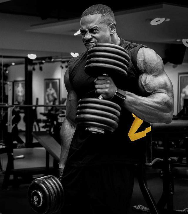 如何健身让肌肉能快速增长,怎样给肌肉补充营养