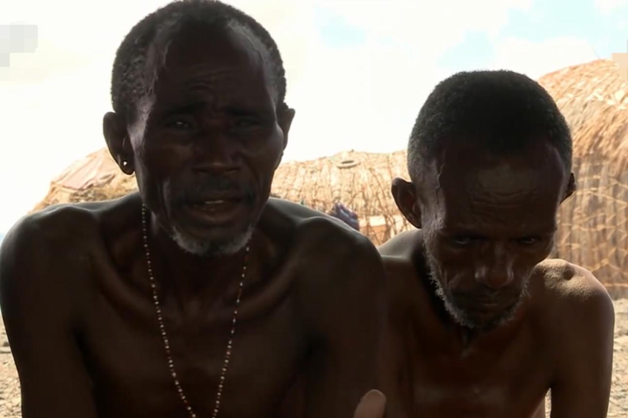 非洲埃尔莫洛部落：每天顿顿都吃鱼，没鱼时就捕杀鳄鱼充饥