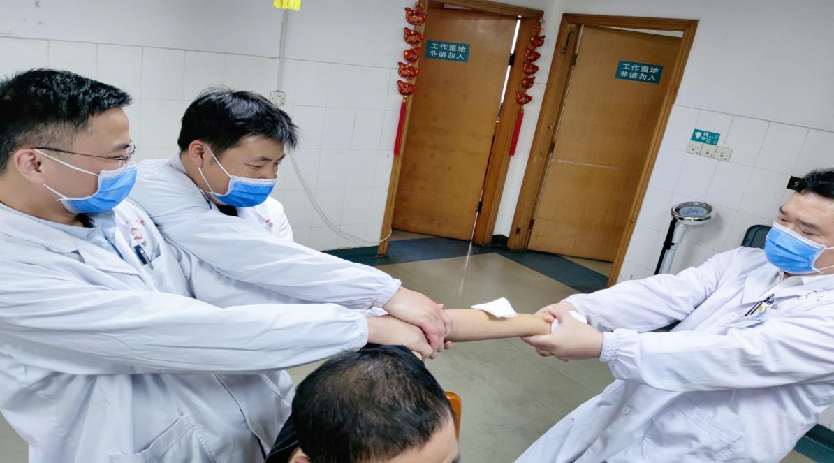 骨折的治疗原则都有什么复位,脚骨折接骨复位