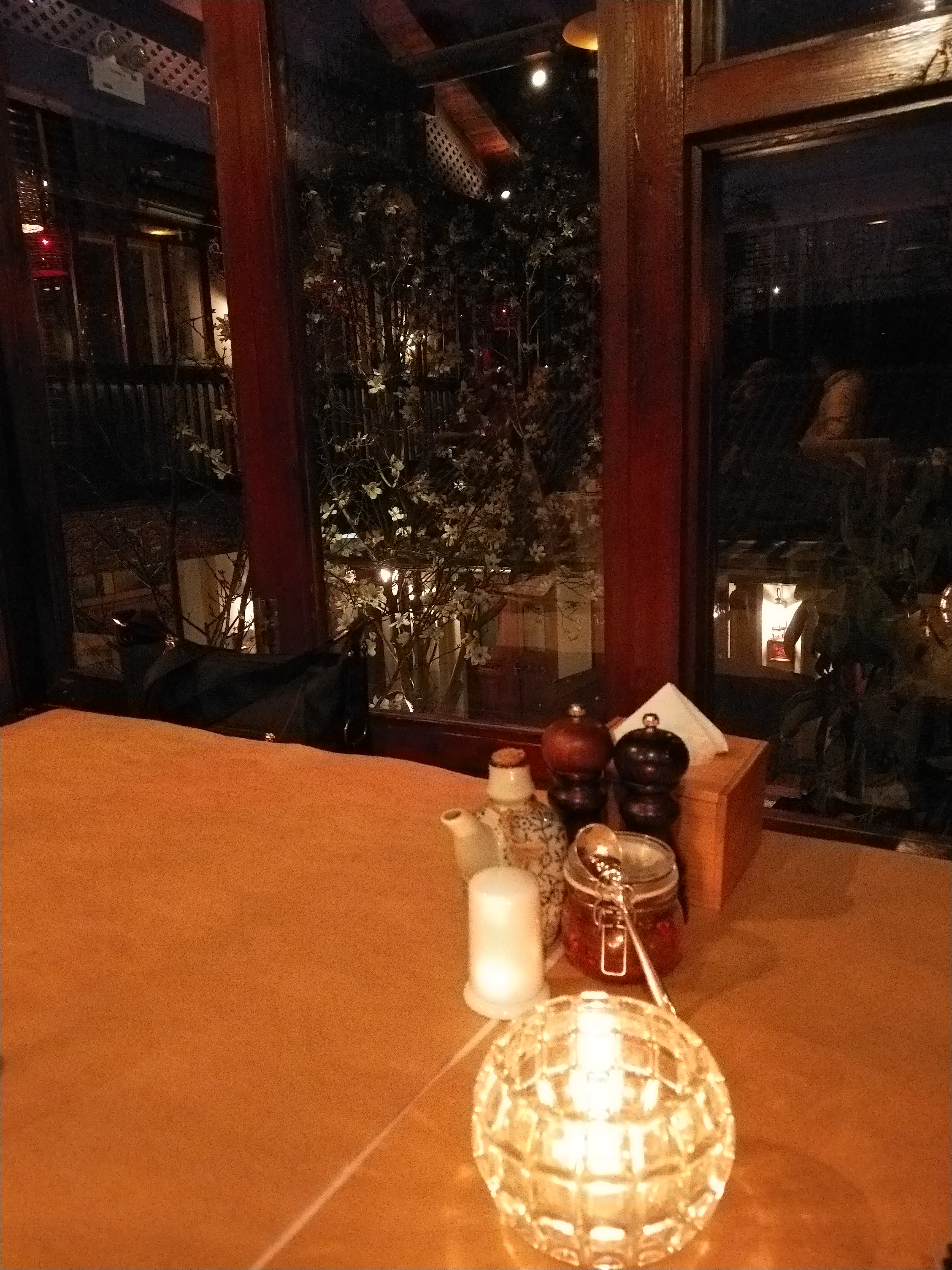 一间贩卖温暖和人间清醒的咖啡店,咖啡馆里温暖治愈的故事