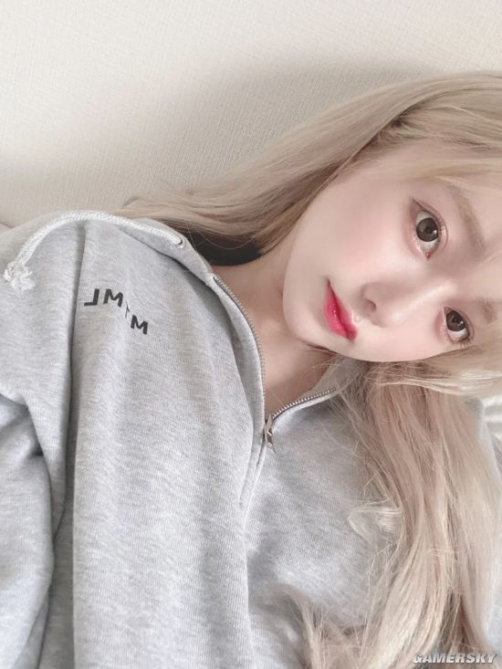 00后花600万日元整成日本女星,整容花100万的女网红