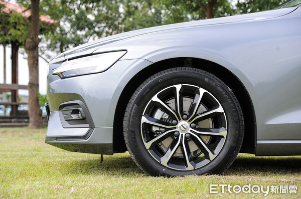 沃尔沃旅行车试驾v60,沃尔沃v60旅行车试驾