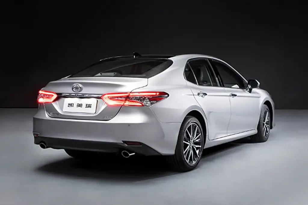 凯美瑞2.5双擎领先2021款落地价,最新丰田凯美瑞性能配置