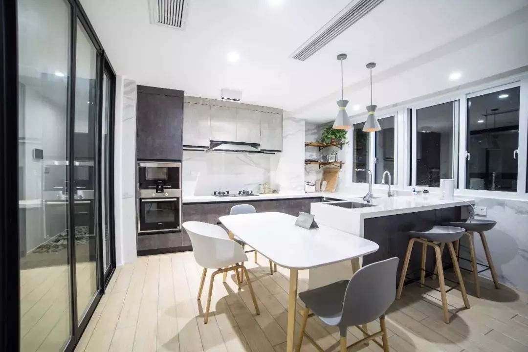 简餐餐厅厨房设计布局,餐厨一体的厨房设计