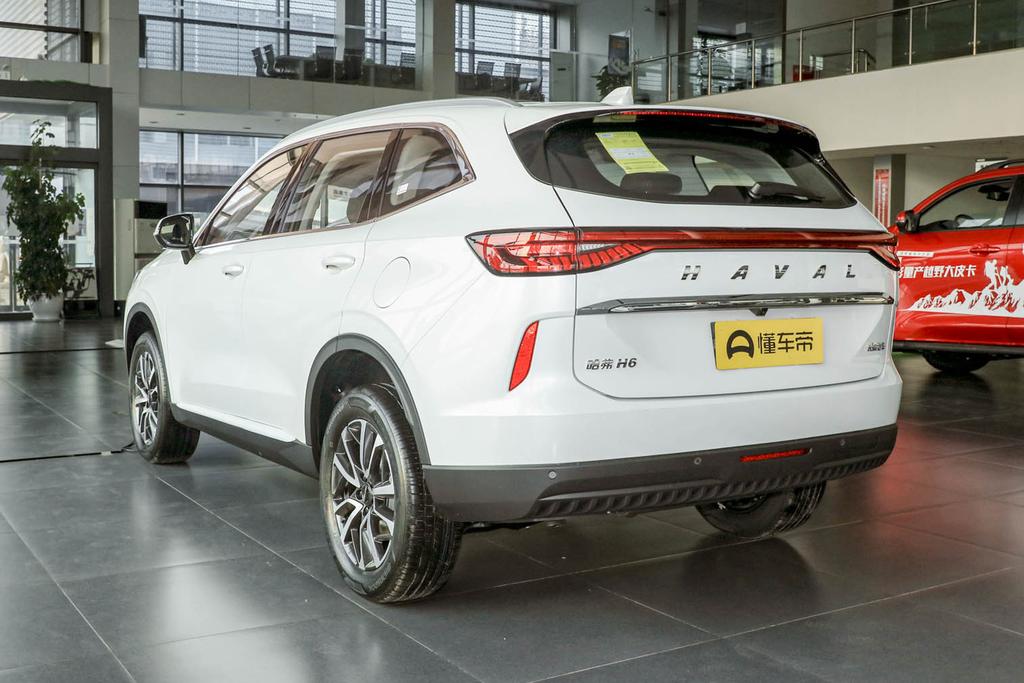 哈弗h6运动版贯穿式尾灯效果,哈佛h6运动版尾灯总成