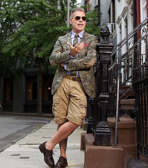 帅气有型还能解放双手,英军的货物短裤你值得拥有