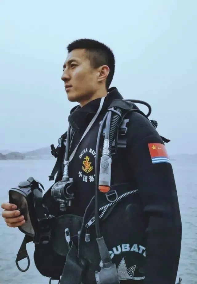 中国军人理发,军人理发全过程