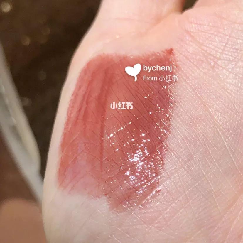 快买了这只口红来人间水蜜桃学院报道!