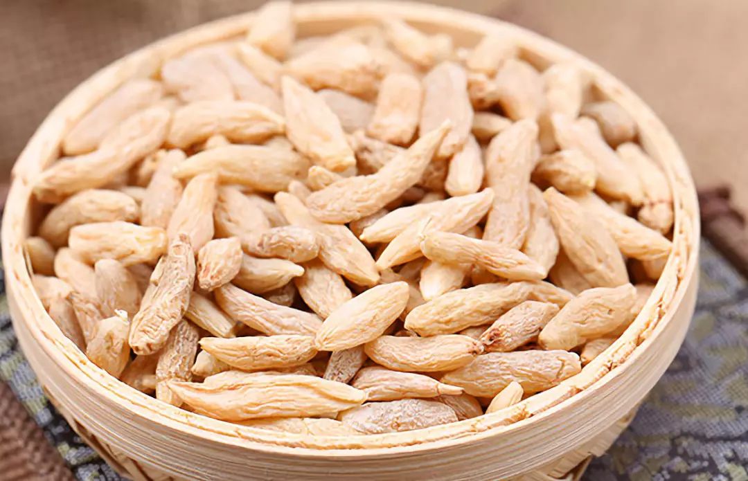 菊花枸杞再加什么比较好喝,菊花枸杞和黑枸杞